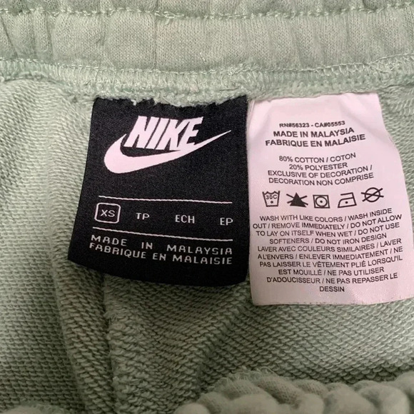 Nike Women’s NSW Swoosh Shorts Size XS- DA3487 066 - Picture 3 of 4